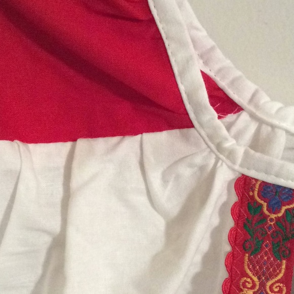 Cotton embroidered peasant shirt size 6-7 - Picture 5 of 8